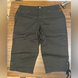 Style & Co. capri tummy control mid rise, 18W